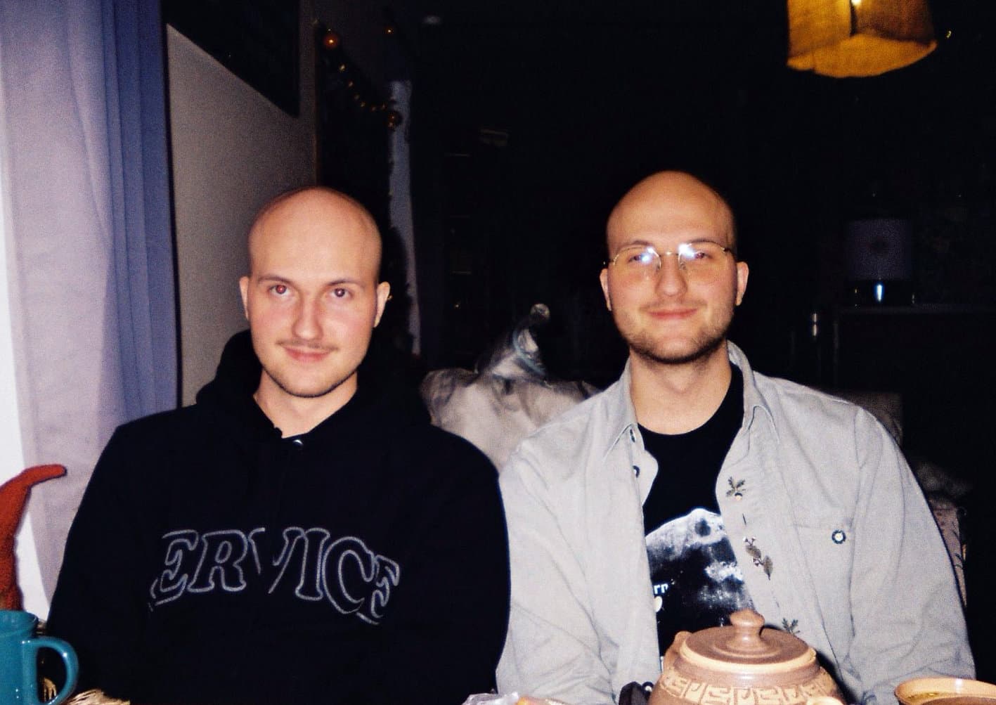 Peter and Tomáš, the twin brothers who founded Retiplex